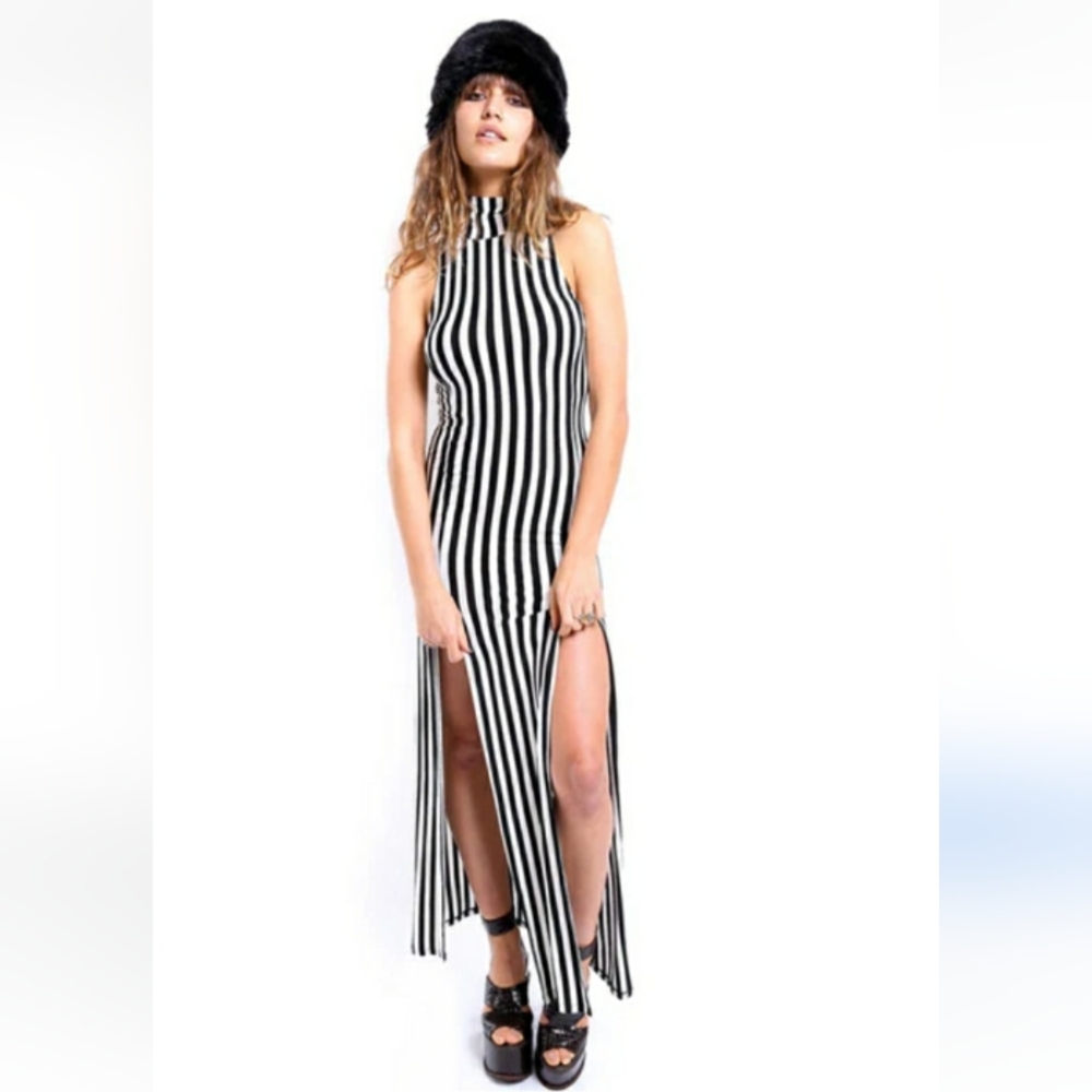 NWOT Black and White Vertical Striped Maxi Dress with Front Splits size XS-S